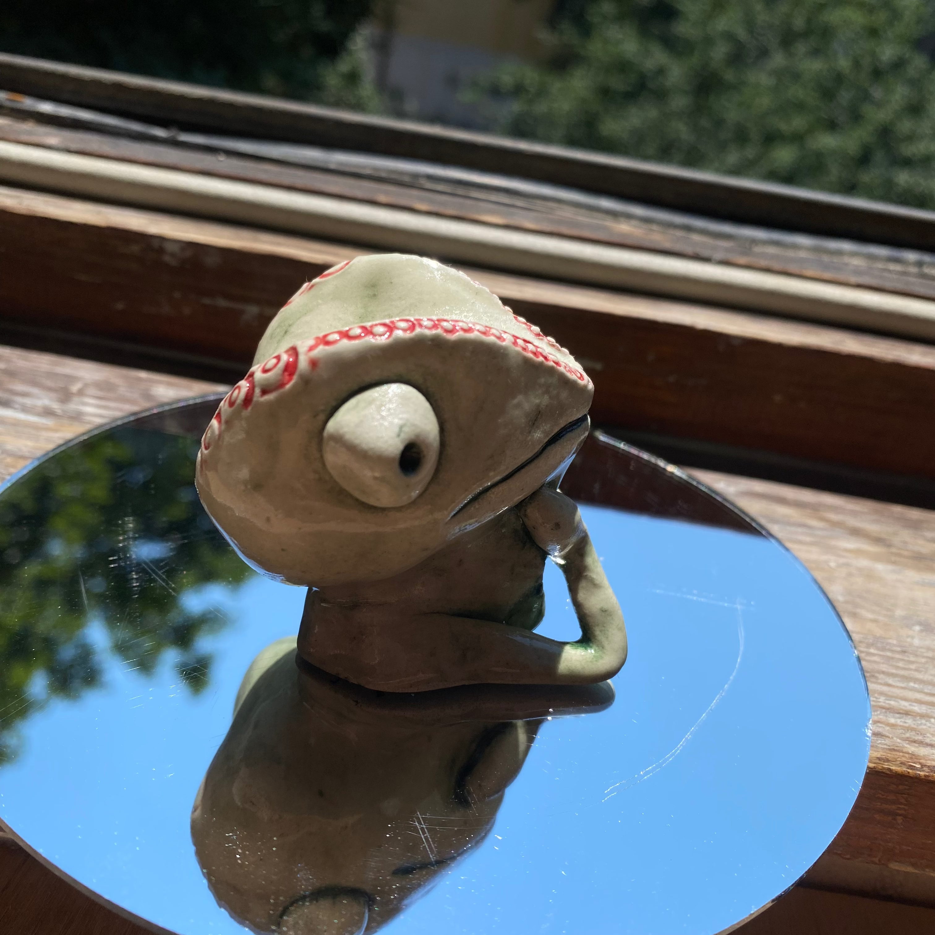 Randall Jr. Nai Miloto Bebce | Small chameleon desk buddy figurine