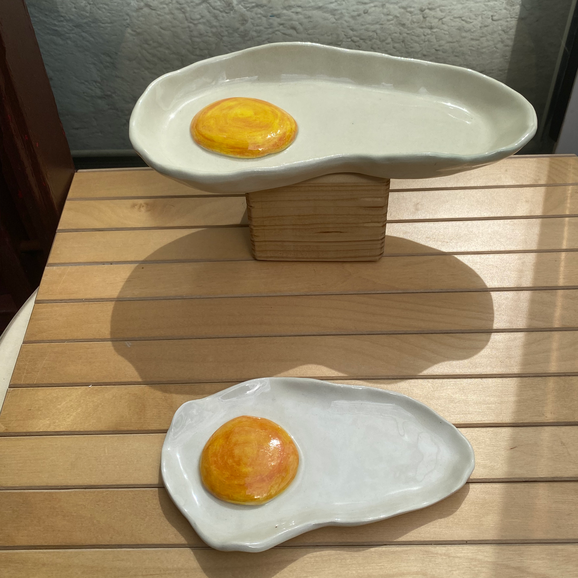 Egg catchall dish ON EYE