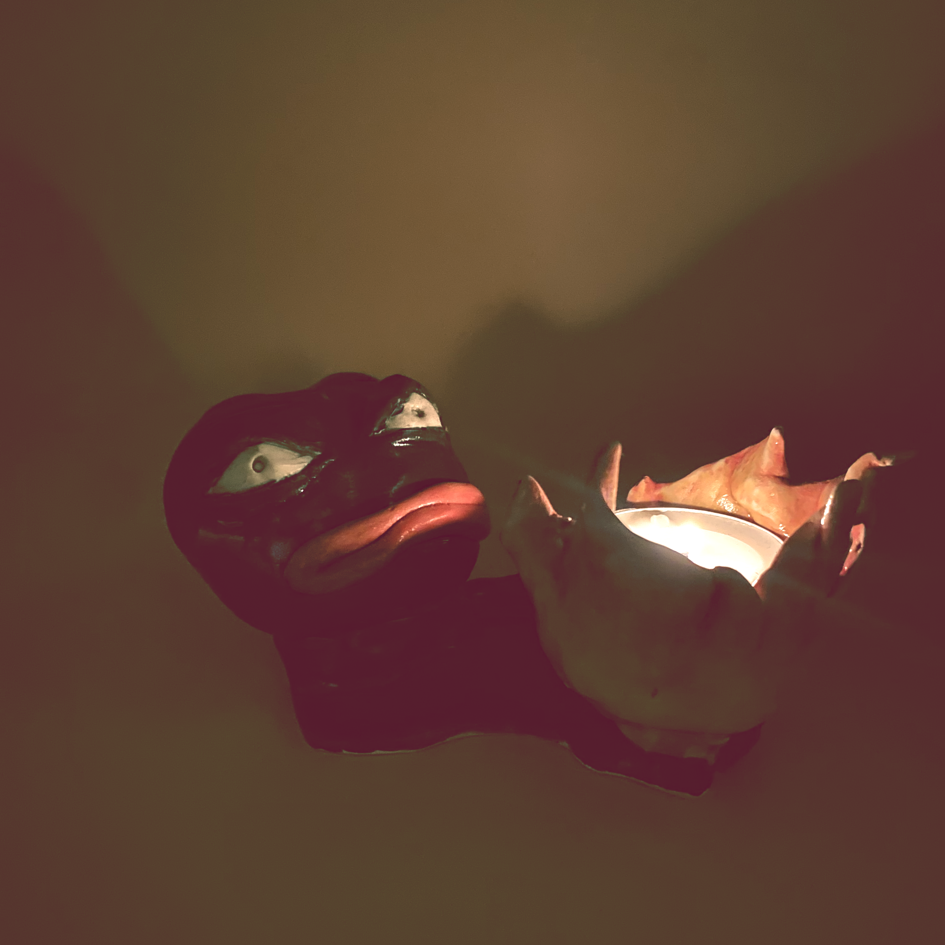 RIOT PEEPO figurine